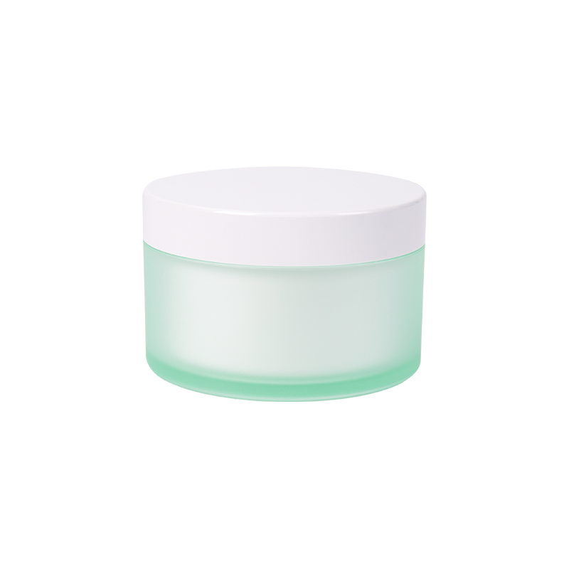 Guci krim akrilik dengan desain warna yang kontras 